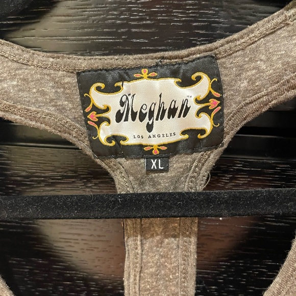 Taupe top with colourful beading - Picture 4 of 6